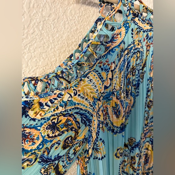 Midnight Velvet Teal Paisley Cold-Shoulder Pleated Blouse - Picture 7 of 16